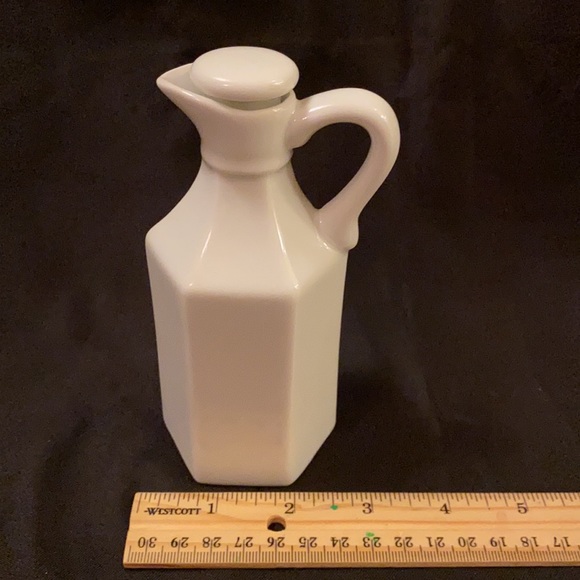 VTG Xcell Porcelain Cruet - Picture 8 of 8